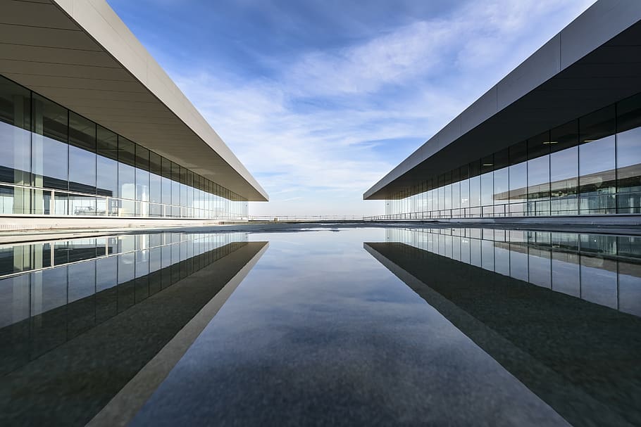 White Building Reflecting on Water, architectural design, architecture HD wallpaper