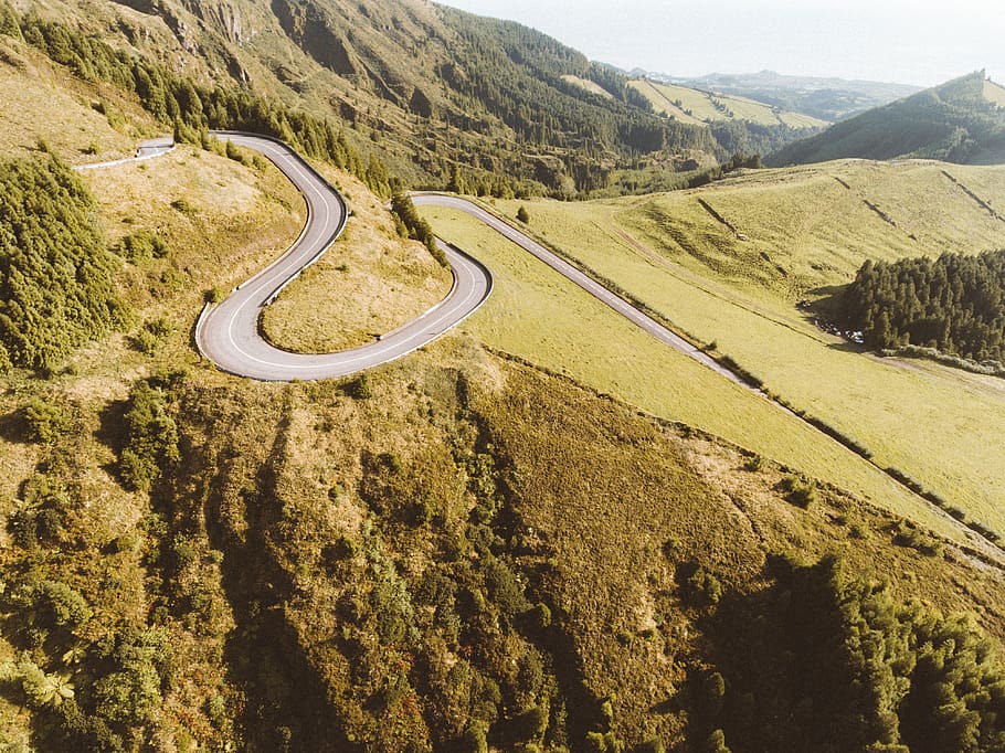 empty road with green field during daytime, são miguel island HD wallpaper