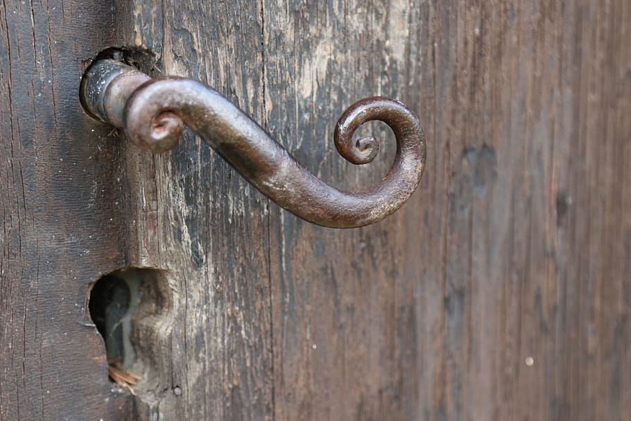 door, gate, handle, grip, entrance, metal, wood - material HD wallpaper