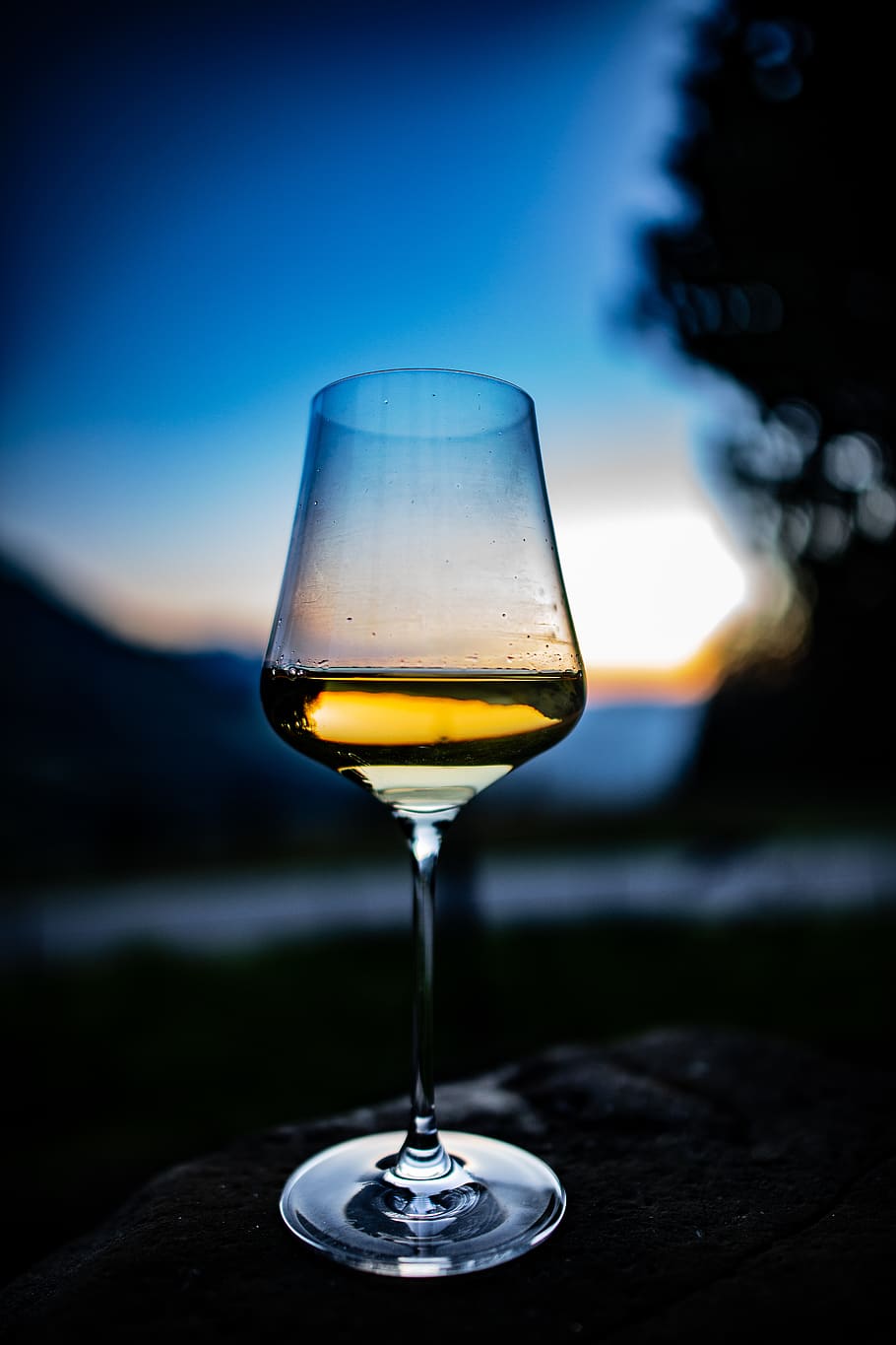selective focus of drinking glass, smoke, gurnigel pass, switzerland HD wallpaper