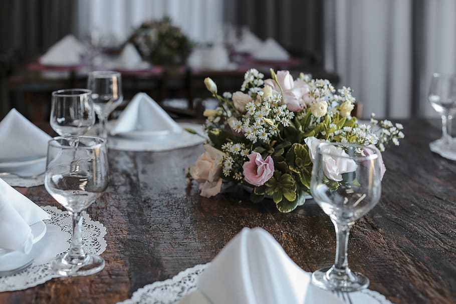 Wine Glasses On Wooden Table, centerpiece, dining, elegant, flatware HD wallpaper