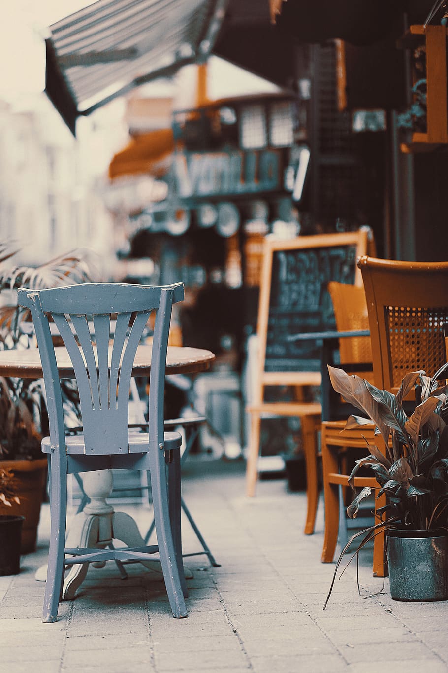 Chairs and Tables in Restaurant, architecture, bar, dining, furniture HD wallpaper