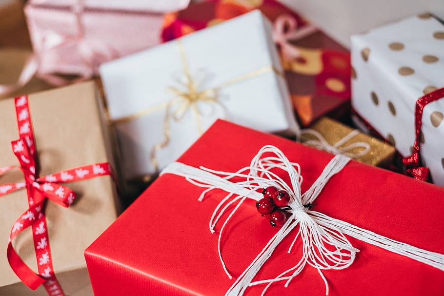 Photo of Christmas Presents, blur, bow, boxes, celebration, Christmas gifts HD wallpaper