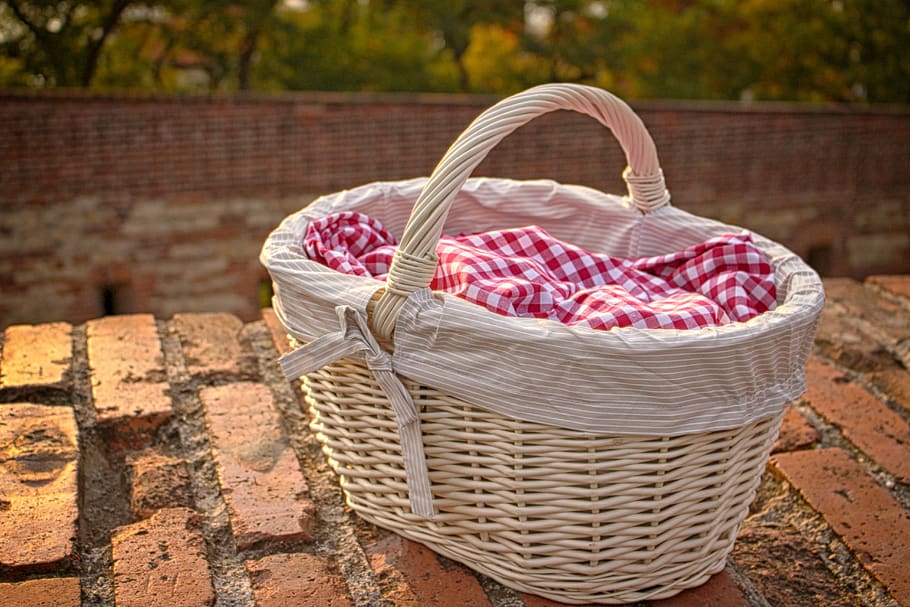 White Wicker Basket on Brick Surface, brick wall, bricks, checkered HD wallpaper