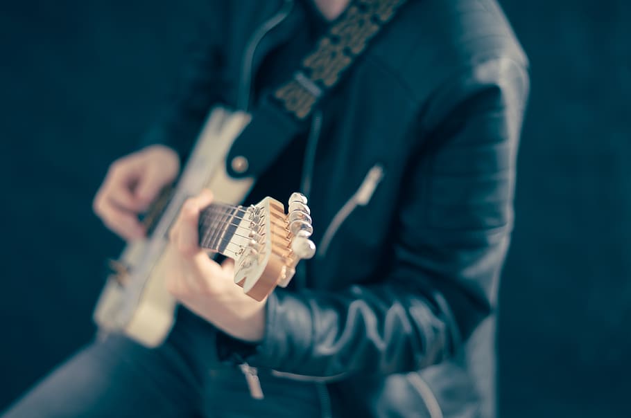 man playing guitar, person, music, human, people, male, musician HD wallpaper