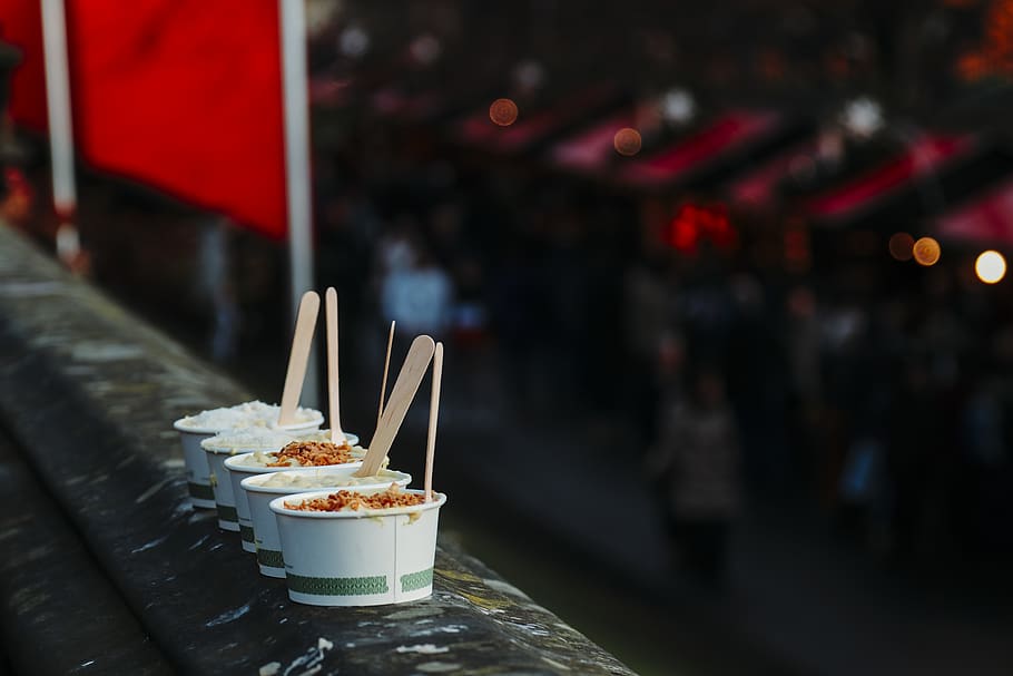 icecream on container, dessert, creme, food, cake, icing, confectionery HD wallpaper