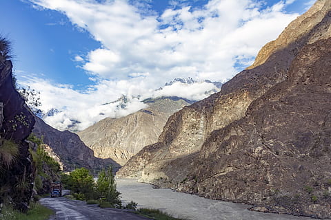 gilgit, skardu, road, mighty, indus, himalayan, mountains, gb HD wallpaper