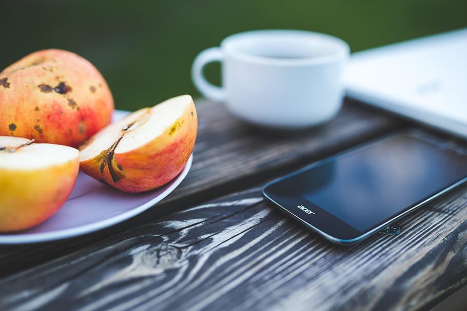 Mobile phone, apple, coffee on the wooden table, acer, apples, HD wallpaper