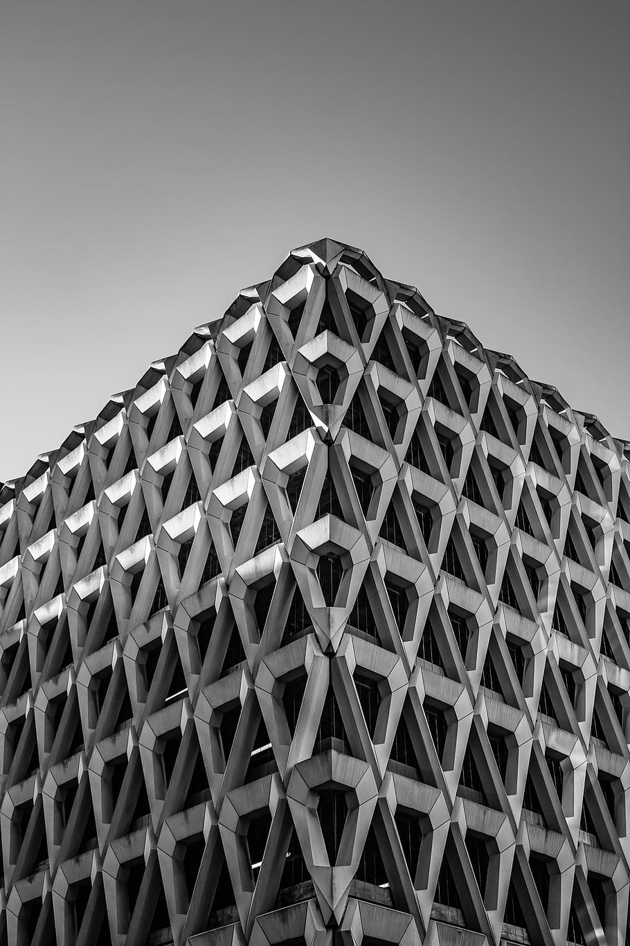 abstract architecture building, office building, triangle, tarmac HD wallpaper