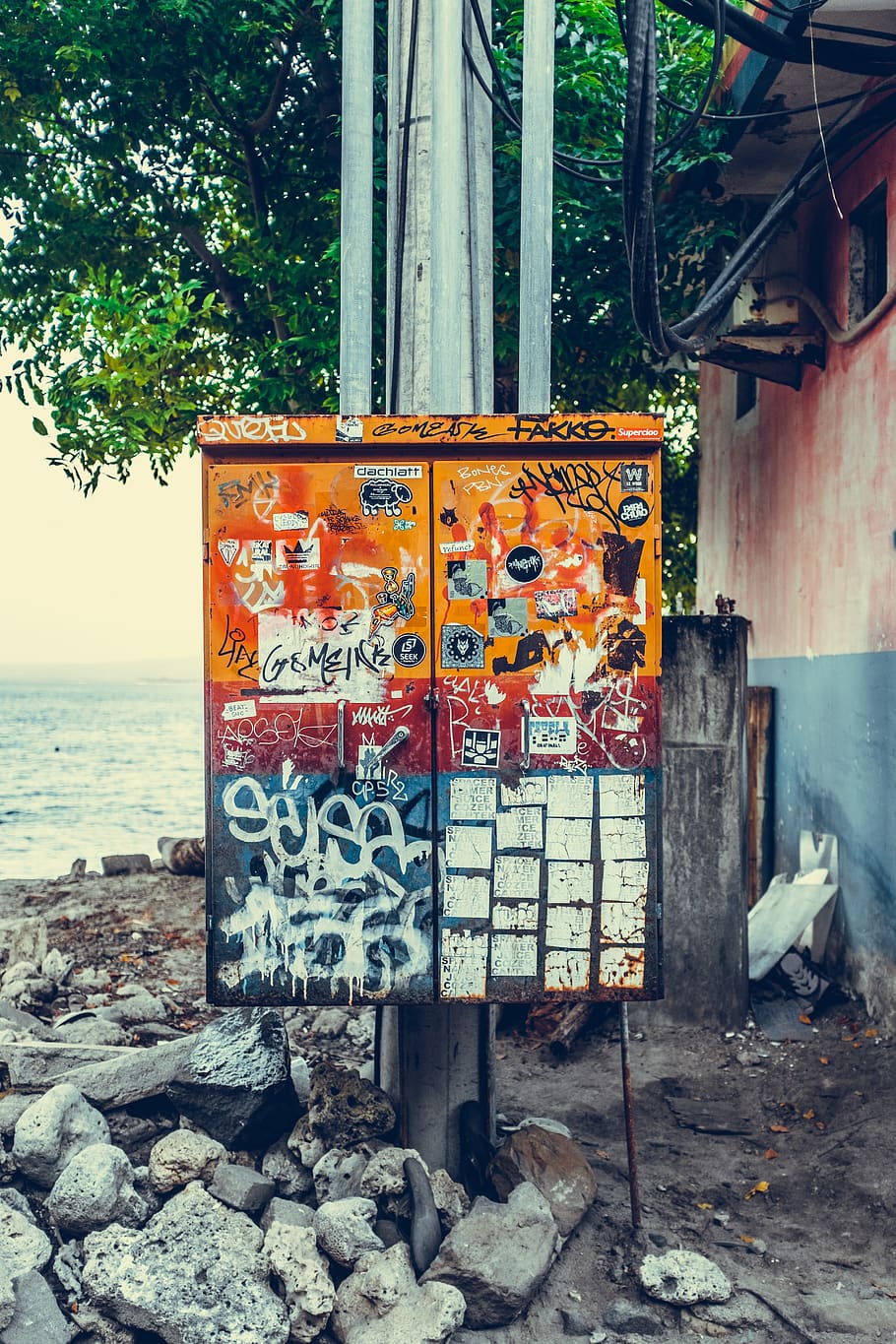 indonesia, gili air, old, painted, iron, graffiti, grunge, horizontal, HD wallpaper