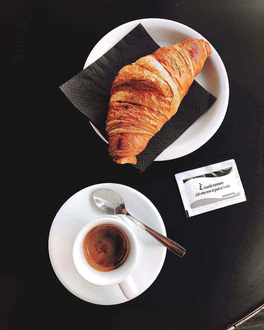 Croissant and Coffee, baking, beverage, bread, breakfast, caffeine HD wallpaper