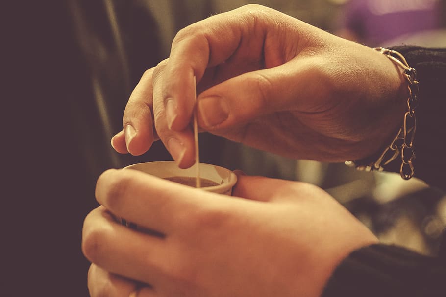 hand, coffee, cafe, human hand, human body part, holding, close-up HD wallpaper