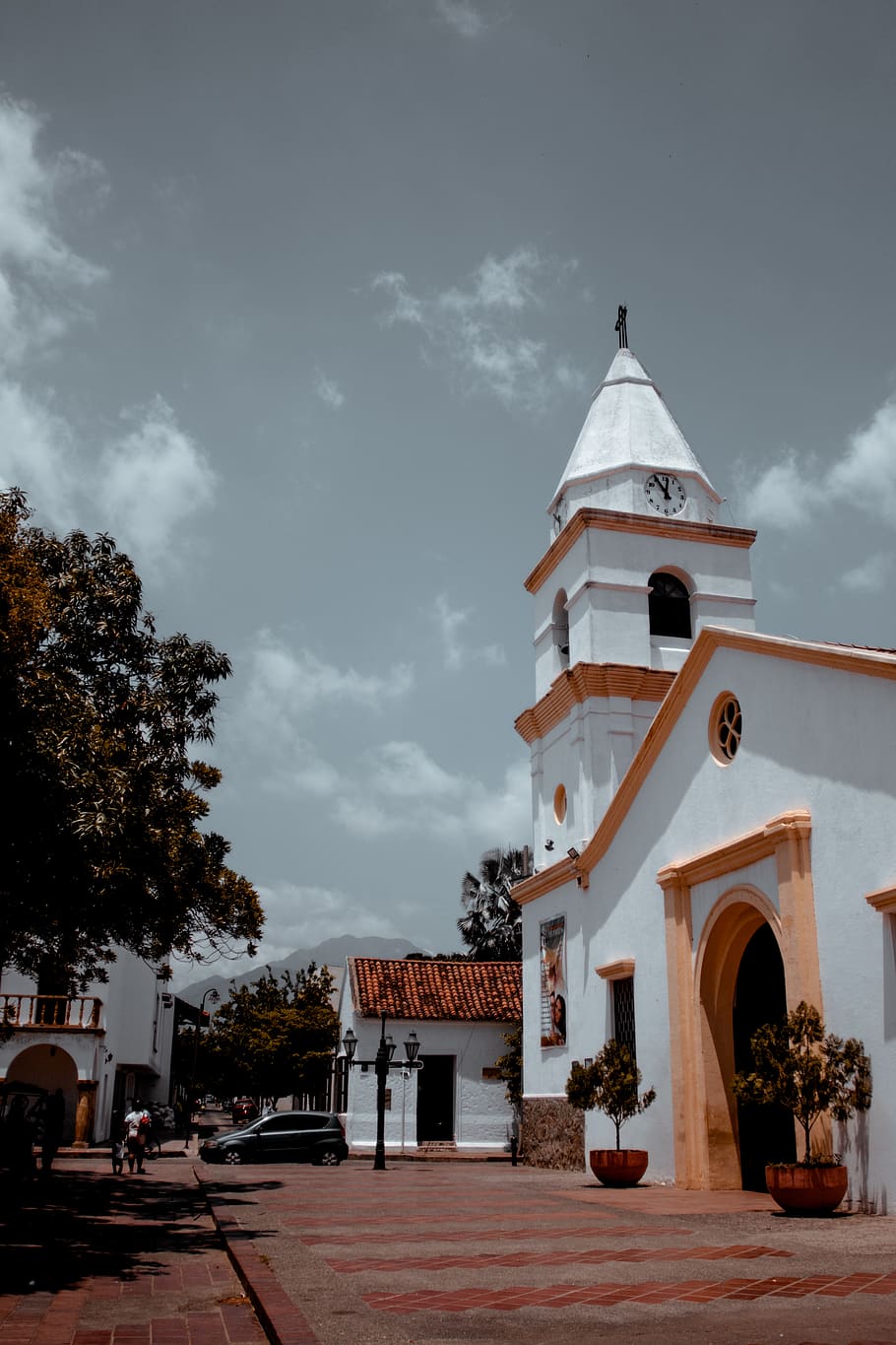 white hoyse, building, architecture, tower, steeple, spire, automobile HD wallpaper