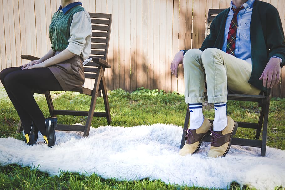 real people, seat, sitting, lifestyles, casual clothing, men HD wallpaper