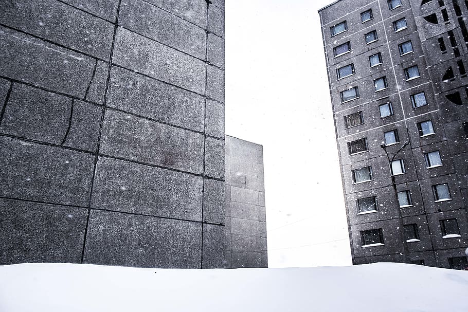 gray concrete building during daytime, architecture, built structure HD wallpaper
