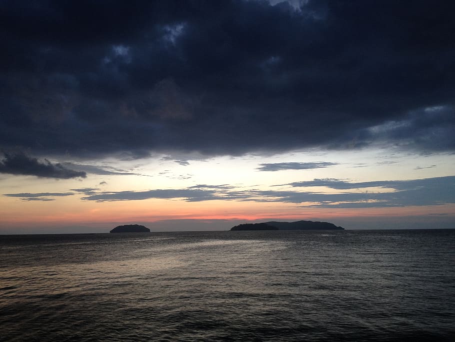 sea, darkclouds, island, diving, shore, beach, raining, water HD wallpaper