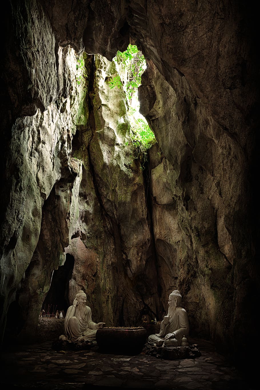 two statues in cave, rock formation, rock - object, solid, geology HD wallpaper