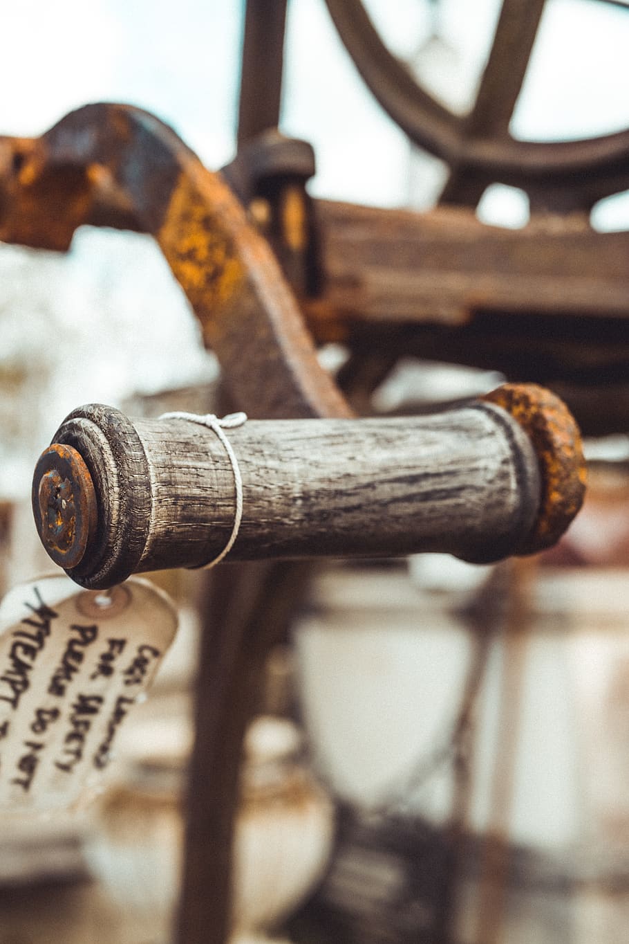brown wooden handle, close-up, metal, focus on foreground, no people HD wallpaper