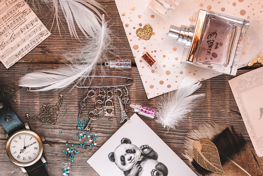 flatlay, blog, blogger, design, style, items, feathers, postcard HD wallpaper