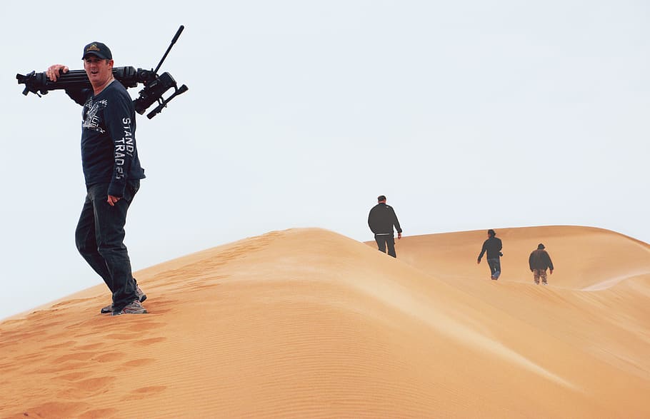 namibia, namib desert, cameraman, photographer, sand, walk