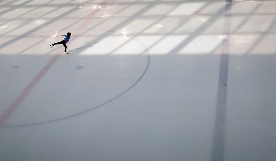 person doing ice skating, sport, sports, human, rink, shadow HD wallpaper
