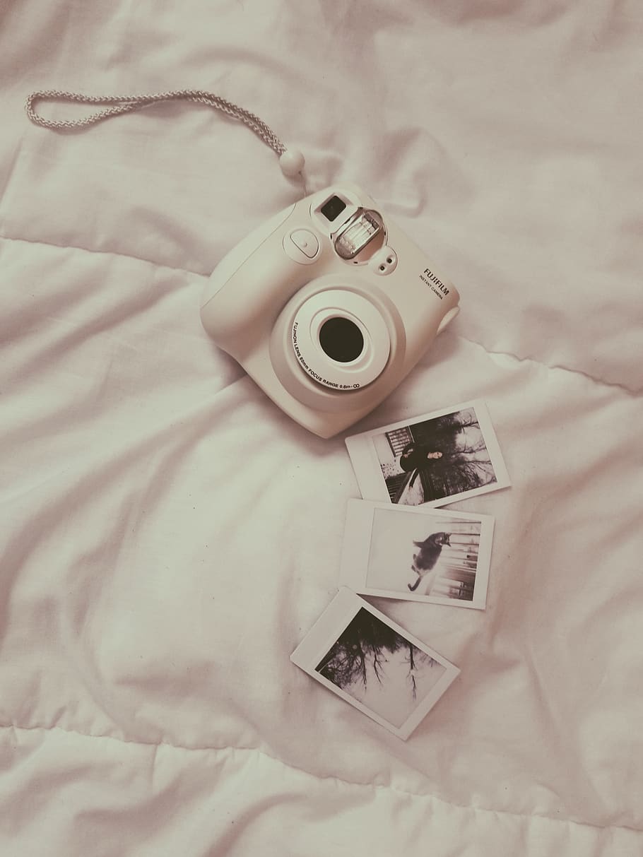 Photo of White Fujifilm Instax Camera, bed, bedroom, cozy, design HD wallpaper