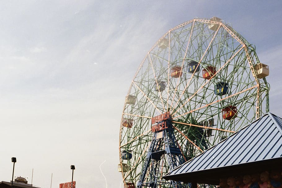 Ferris wheel during daytime, amusement park, theme park, human HD wallpaper