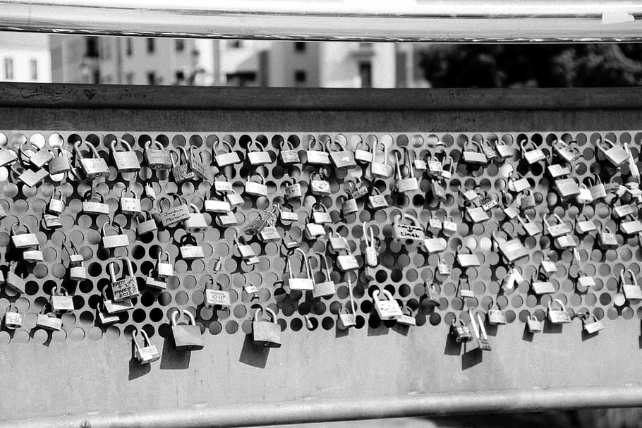 spain, málaga, padlocks, abundance, large group of objects HD wallpaper
