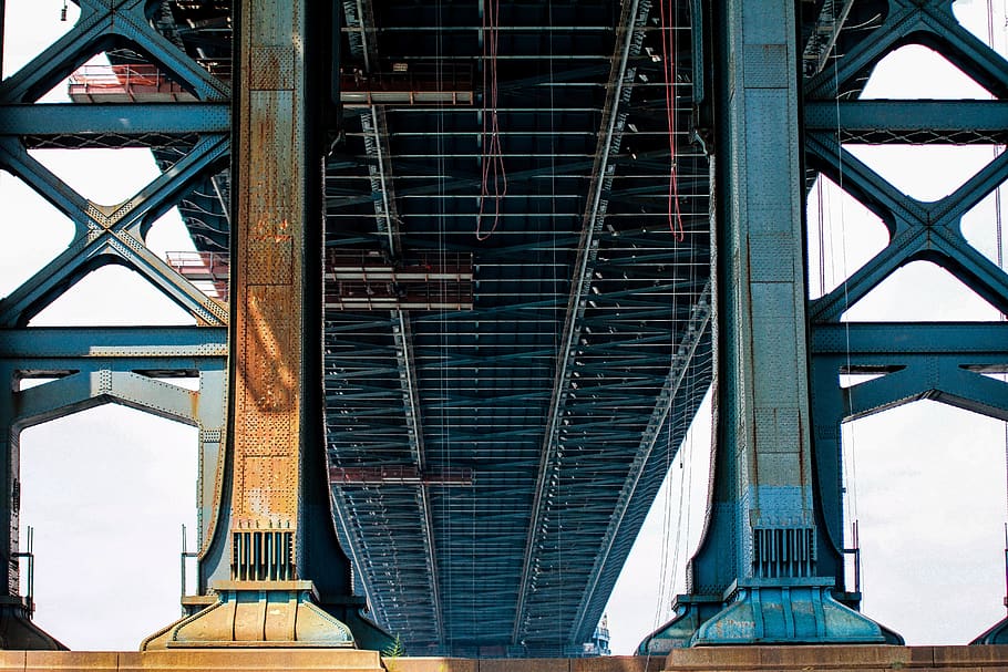 Blue Metal Bridge in Low Angle Photo at Daytime, columns, foundation HD wallpaper