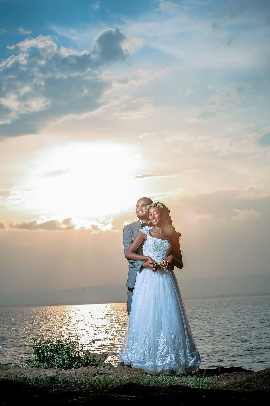 couple's pre-nuptial photo near sea, sky, two people, sunset, HD wallpaper