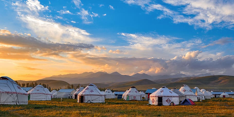 white tents near mountain at daytime, camping, leisure activities