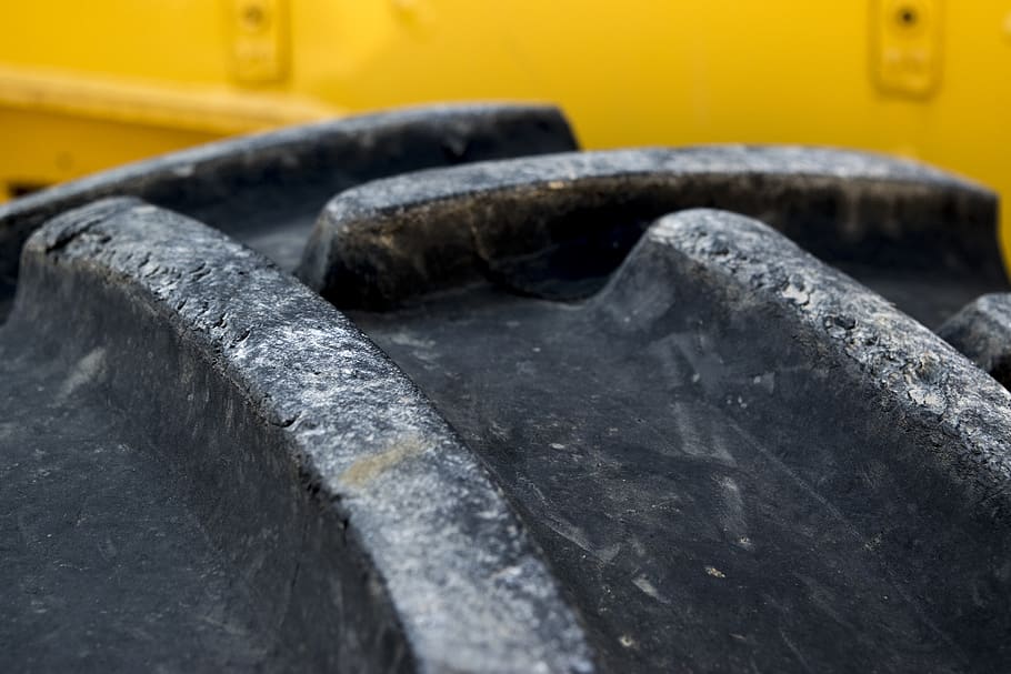 slate, tire, snake, animal, reptile, yellow, old, ielix, trencher