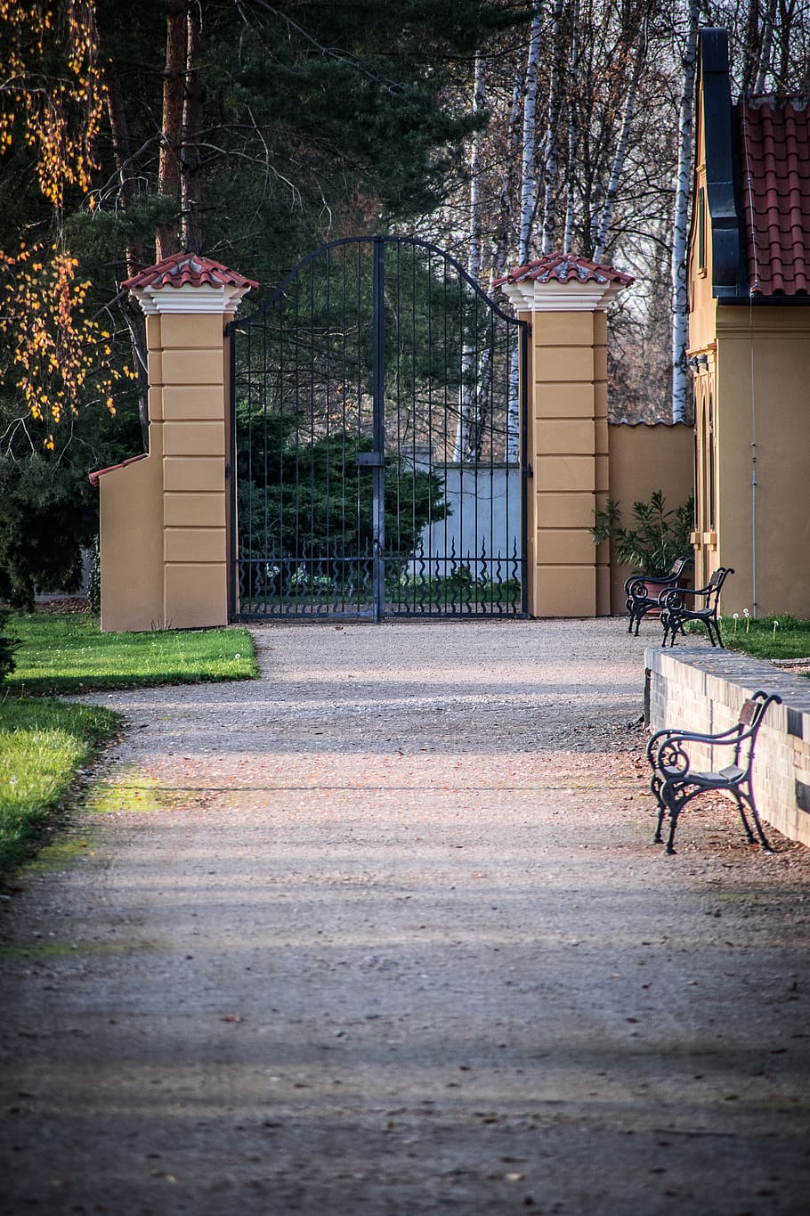 gate, castle, path, peace, plant, tree, architecture, building exterior HD wallpaper