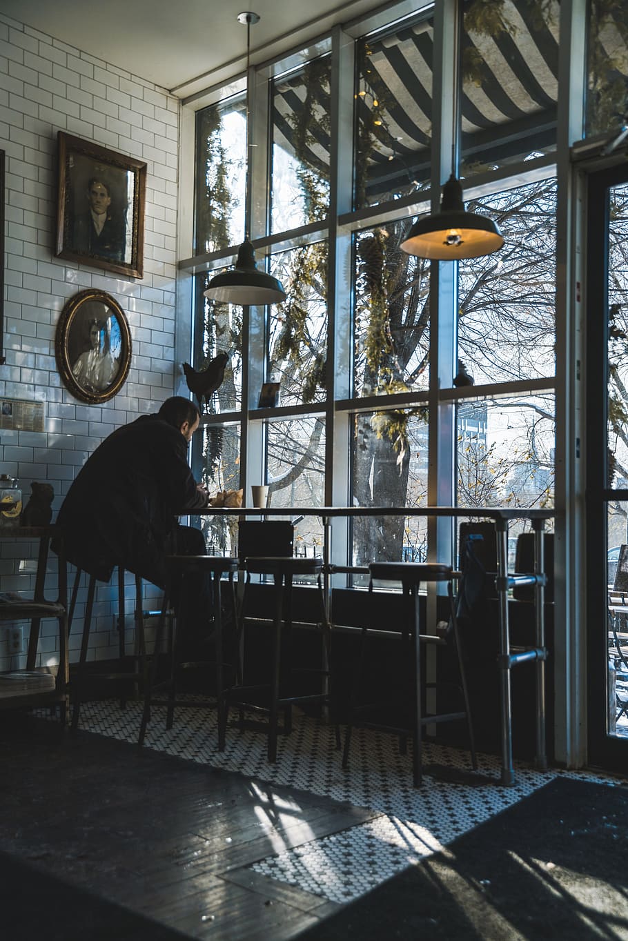 Bright Winter Through Cafe Window Photo, Men, Walls, Restaurant, HD wallpaper