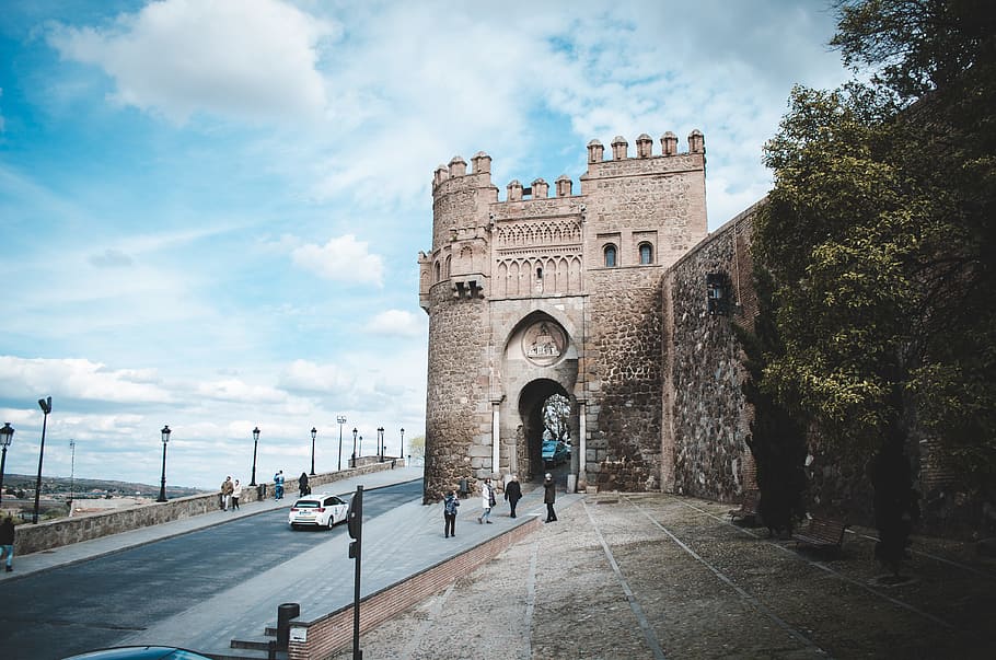 Brown Castle, ancient, architecture, building, car, clouds, daytime HD wallpaper