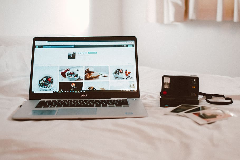 Turned on Laptop on Bed, access, bedroom, camera, connection HD wallpaper