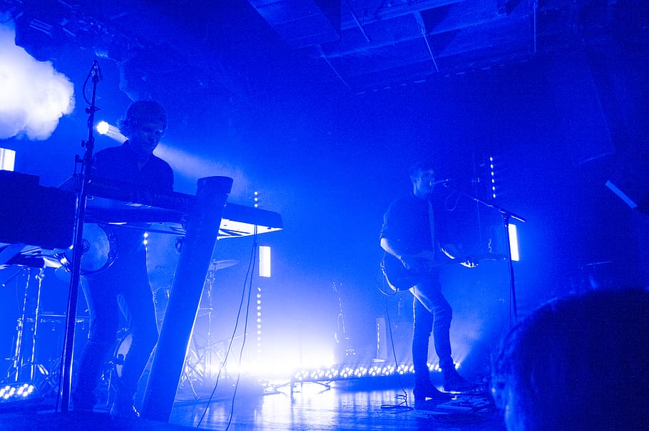 blue light, front row, concert, music, performance, arts culture and entertainment HD wallpaper