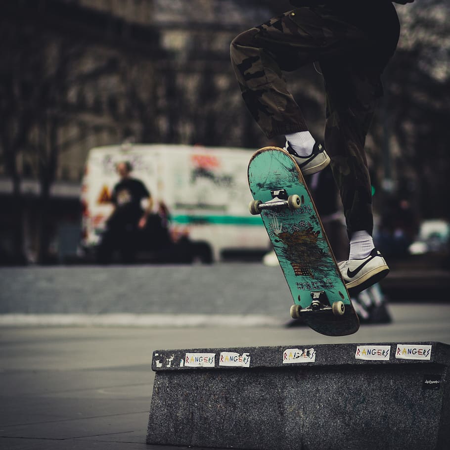 Close-up Photo of Person Skateboarding, action, jump, ramp, recreation HD wallpaper