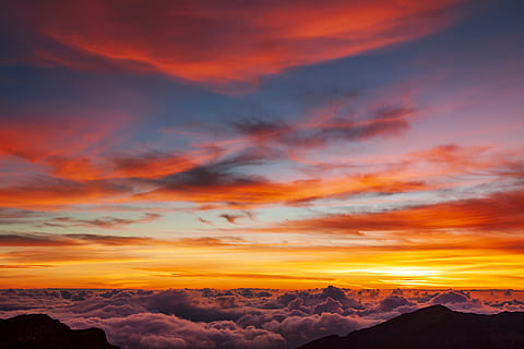 Red Clouds during Golden Hour, cloudy skies, dramatic, evening HD wallpaper