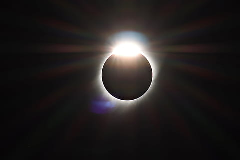 Solar Eclipse, light ray, flair, black, dark, black ring, moon HD wallpaper