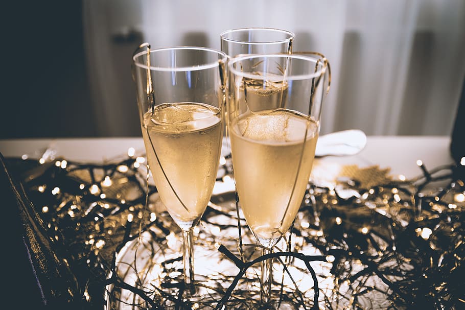 Party! Glasses of Champagne. Happy New Year concept., drink, refreshment, HD wallpaper