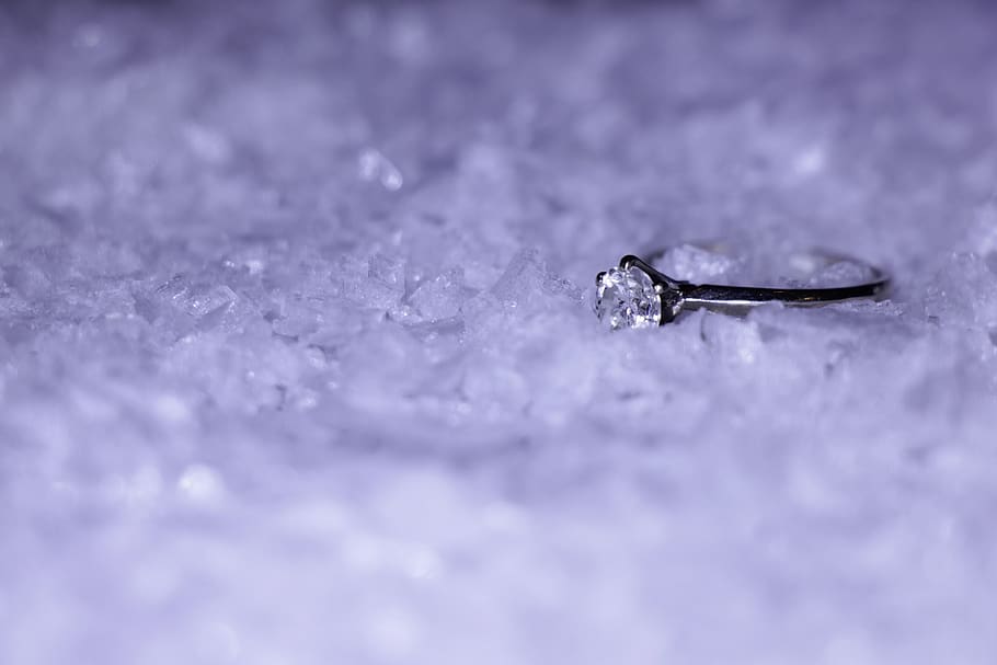 diamond, snow, ice, ring, close-up, selective focus, no people HD wallpaper