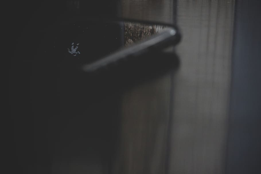desk, phone, reflection, spaceman, no people, indoors, close-up HD wallpaper