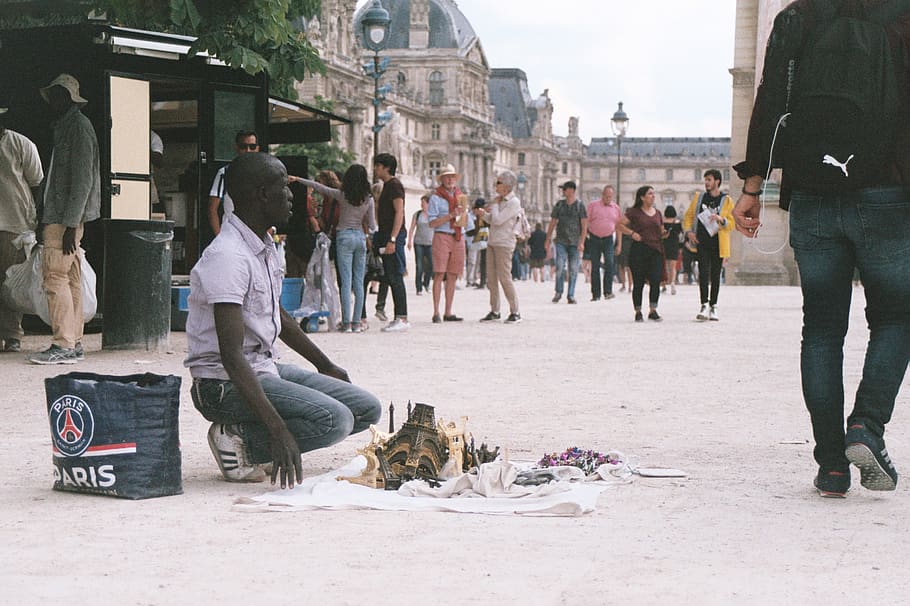 Paris nothing. Street Human.