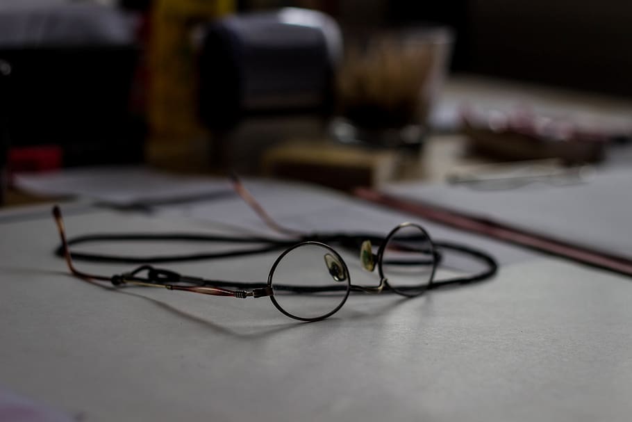 glasses, paper, read, work, lost, unused, old, eyeglasses, table HD wallpaper