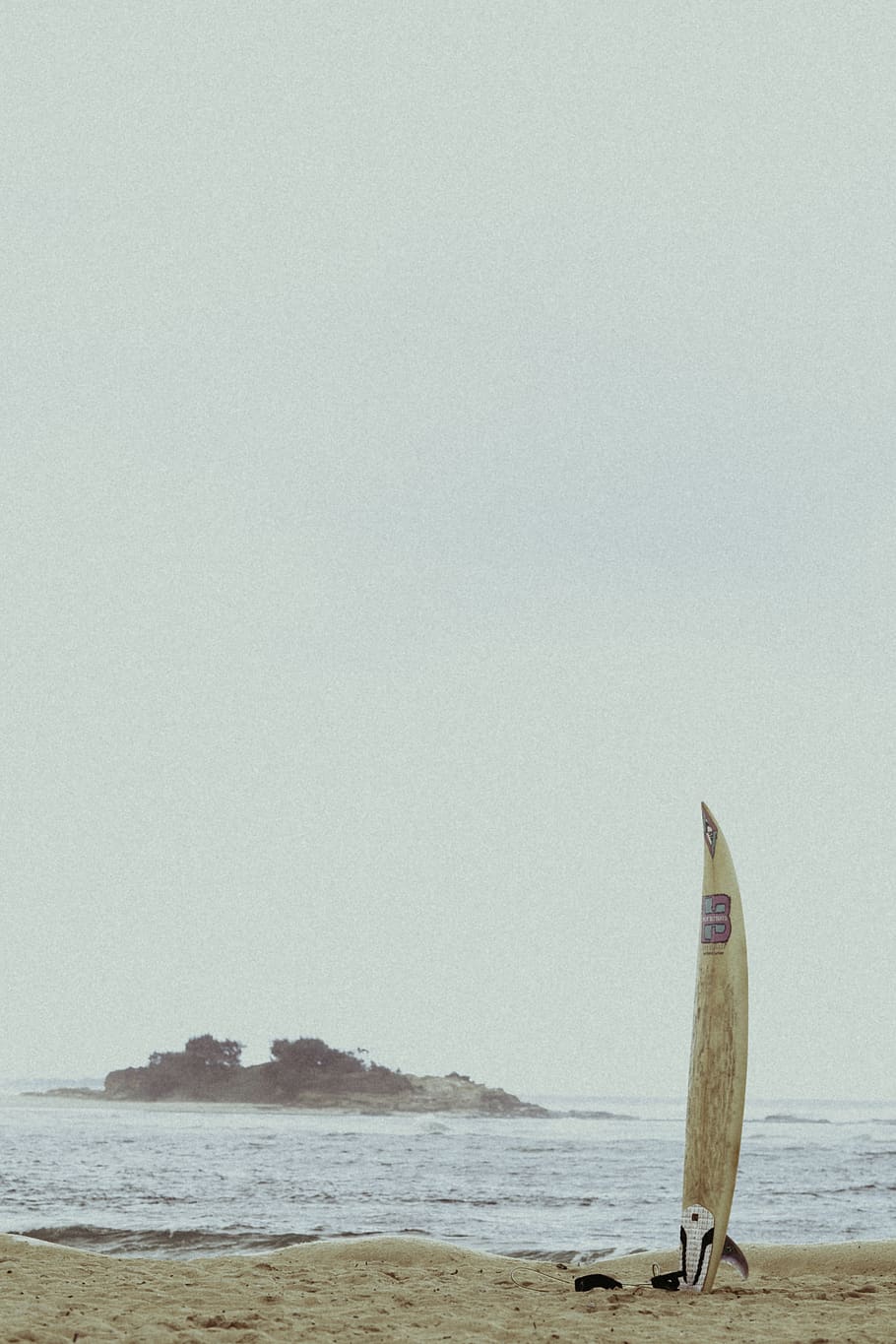 surfboard on white sand, watercraft, transportation, vessel, vehicle HD wallpaper
