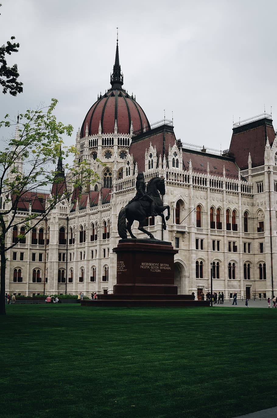 statue, building, budapest, architecture, building exterior HD wallpaper