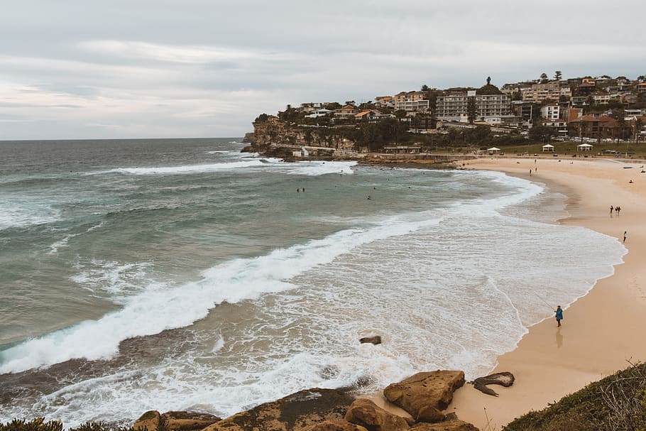 shore under cloudy sky during daytime, coast, beach, sea, ocean HD wallpaper