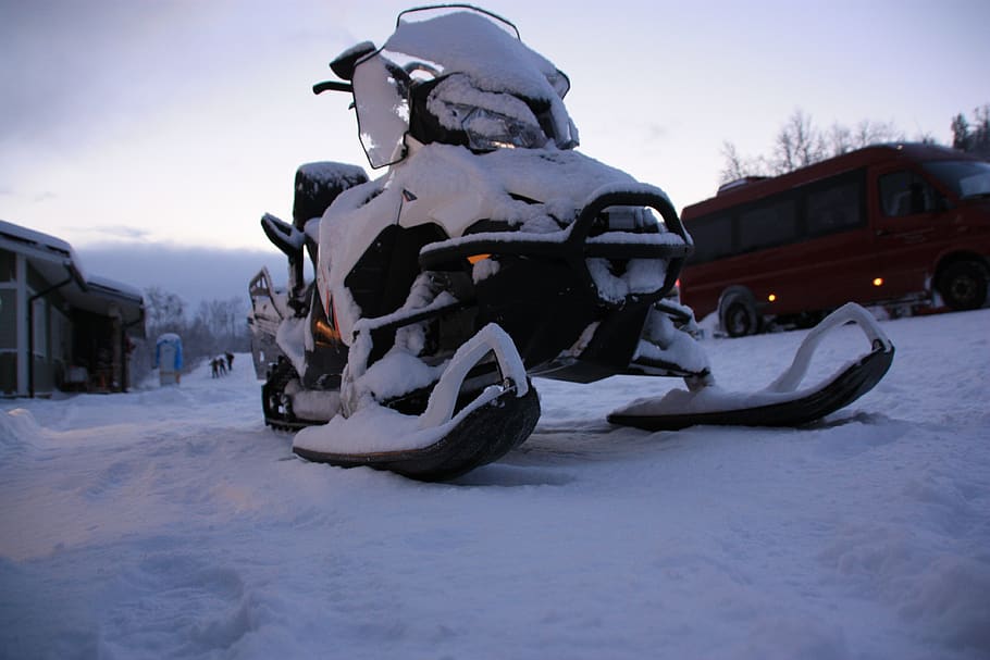 snowmobile, lapland, cold, cold temperature, winter, mode of transportation HD wallpaper
