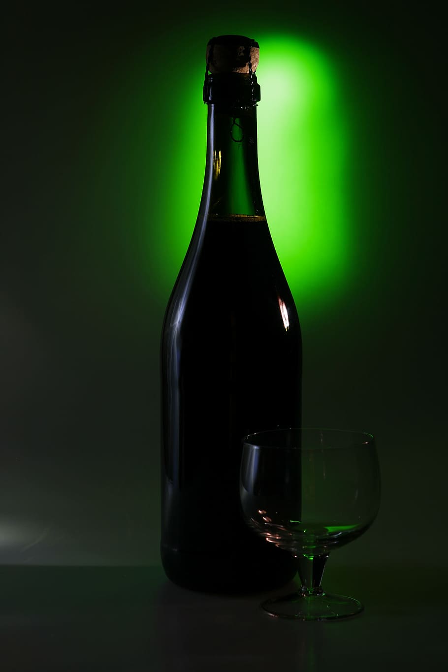 bottle, champagne, drink, effect, light, nobody, objects, shot HD wallpaper